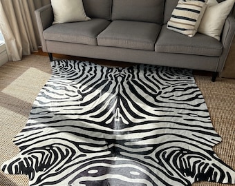 Tapete de pele de vaca zebra (fundo acinzentado), tapete de pele com estampa de zebra, estofamento de zebra, tapete de pele de zebra, tapete de pele de zebra - Tamanho: 7 x 6 1/2 pés