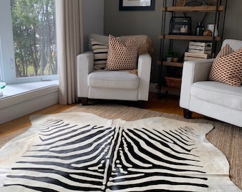 Tapete de couro de vaca com estampa de zebra africana - Estampa autêntica / Listras pretas e fundo branco. Tamanho: 2,13 x 1,83 metros (7 x 6 pés).
