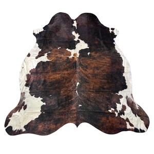 Huge Tricolor Cowhide Rug (48 sq ft) - Size: 8x7 feet # Colombia-269