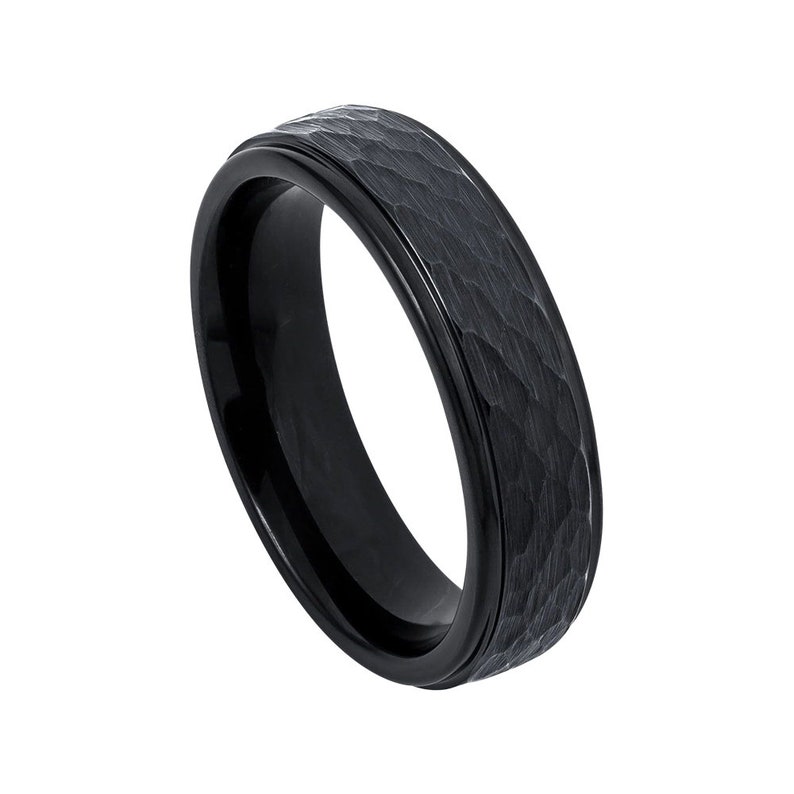 Hammered Wedding Band Black Ring Mens Wedding Band 6mm Engagement Ring Tungsten Carbide Man Wedding Band Anniversary Polished Stepped Edges