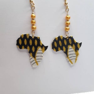 Earrings/Boucles d'oreilles carte d'Afrique ou carte de La Reunion en tissu wax pailleté et doré.