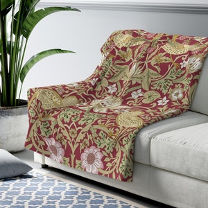 William Morris Fleece Lined Blanket | Strawberry Thief Red Green | Vintage Floral Pattern Throw | Bedspread Comforter Decorative Throw