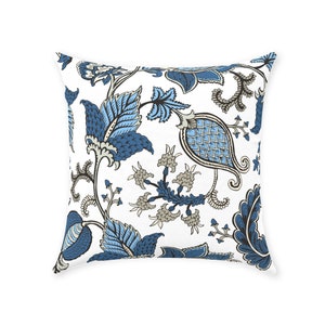 Hamptons paisleyblommigt örngott | Tyg med twillmönster i ren bomull | Blå silvermist och vit | Chinoiserieblommor | Dekorativ kudde