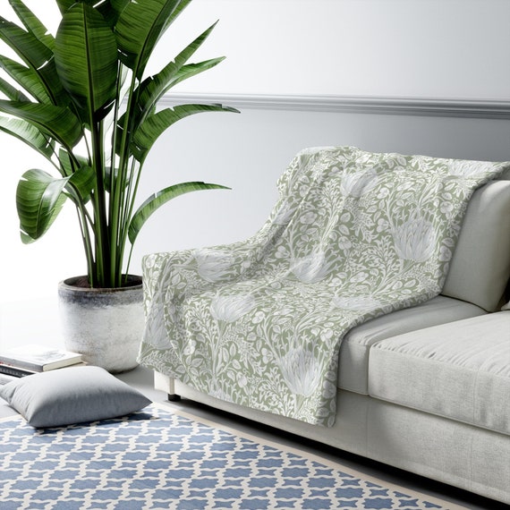 William Morris Fleece Lined Blanket | Artichoke Sage Green & White