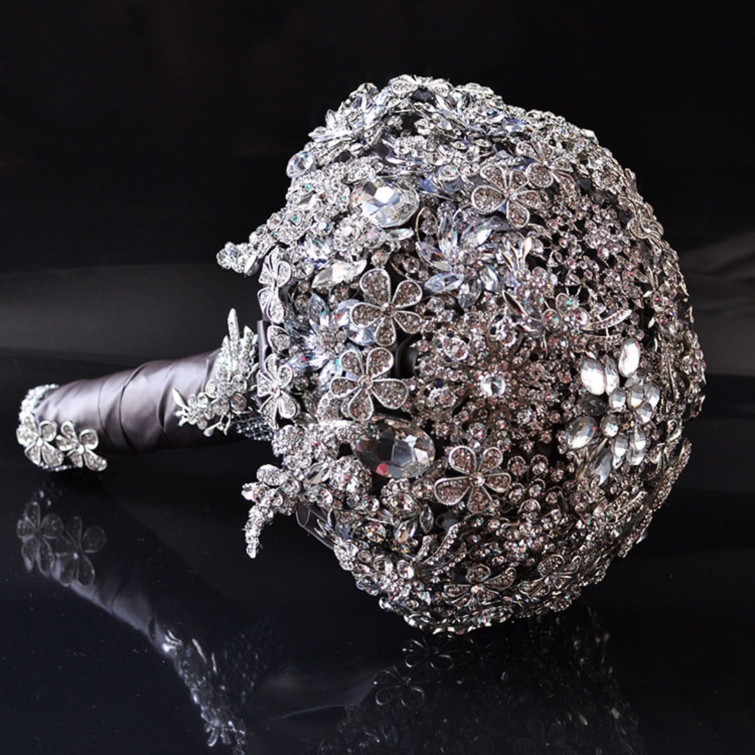 Event Decor Direct Rhinestone Crystal Diamond-Studded Flower Outline Round  Bouquet Brooch Pins for Fastening Tied Napkins Durable Brooch Pins for