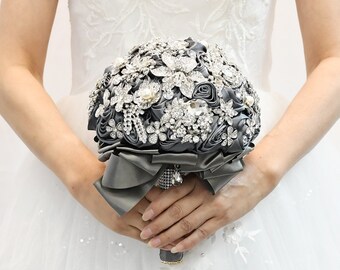 Gray Silk Roses Wedding Bride Bouquet with Luxury Silver Rhinestone Crystal Brooches Decoration