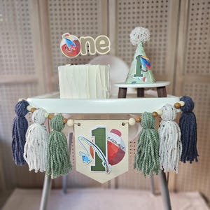 Gone Fishing 1e verjaardagsdecoratie: taarttopper, kinderstoelbanner, hoed, ofishally one, partypakket