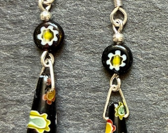 Millefiori örhängen i glaspärlor: Blomhängen i sterlingsilver