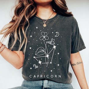 Capricorn Zodiac Shirt | Comfort Colors Tshirt | Capricorn Botanical Constellation Shirt | Capricorn Birth Flower Shirt | Birthday Gift