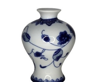Small Blue and White Porcelain Mini Vintage Style Vase, Classic Decorative Bud Vase for Home Decor, Office H = 4.75 in
