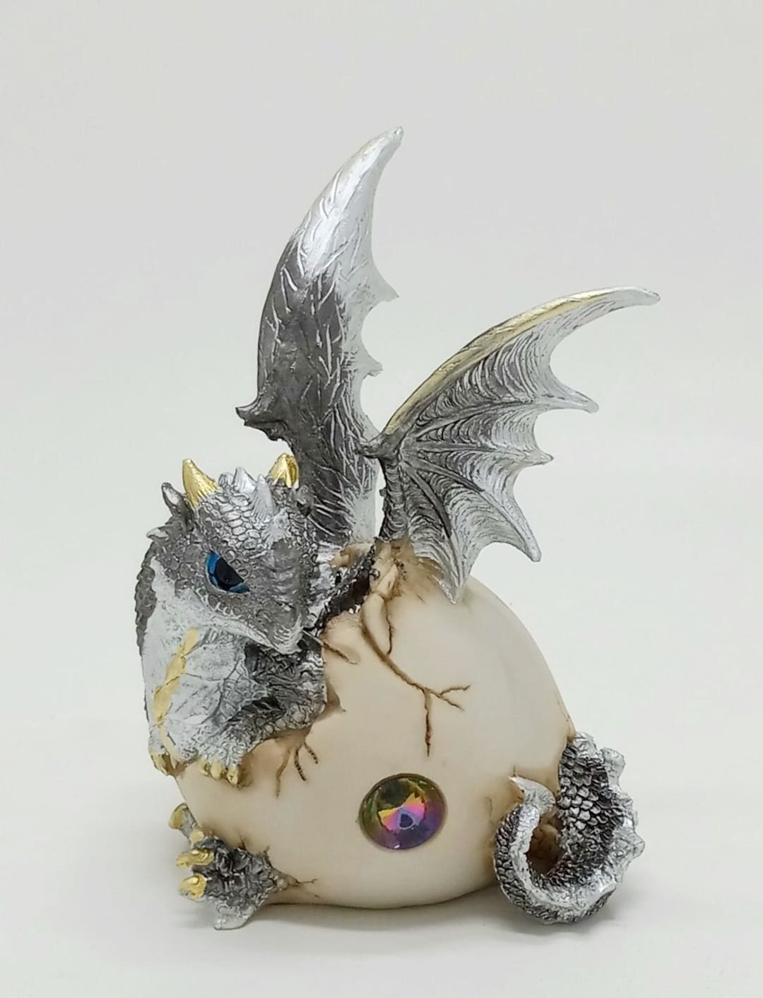 Rå Indkøbscenter pad Silver Gray Baby Dragon Hatching From an Egg Collectible - Etsy