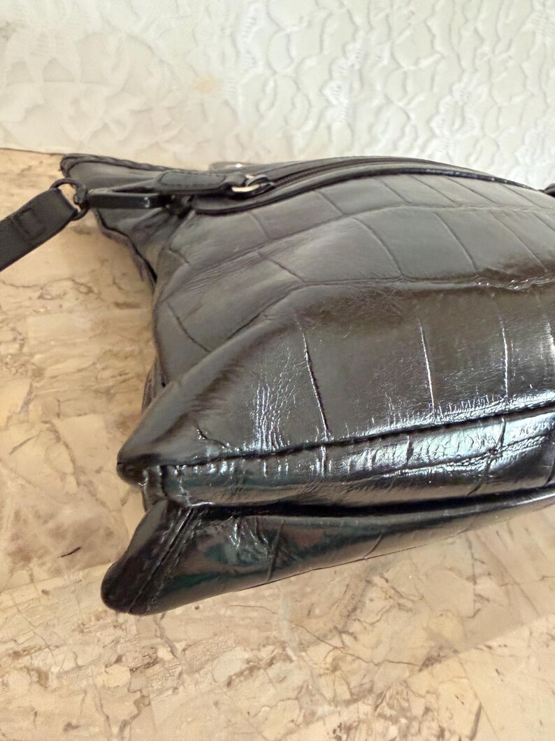 Bundle of 2 Brighton purses leather croc embossed bucket shoulder bag and foldable bag image 13