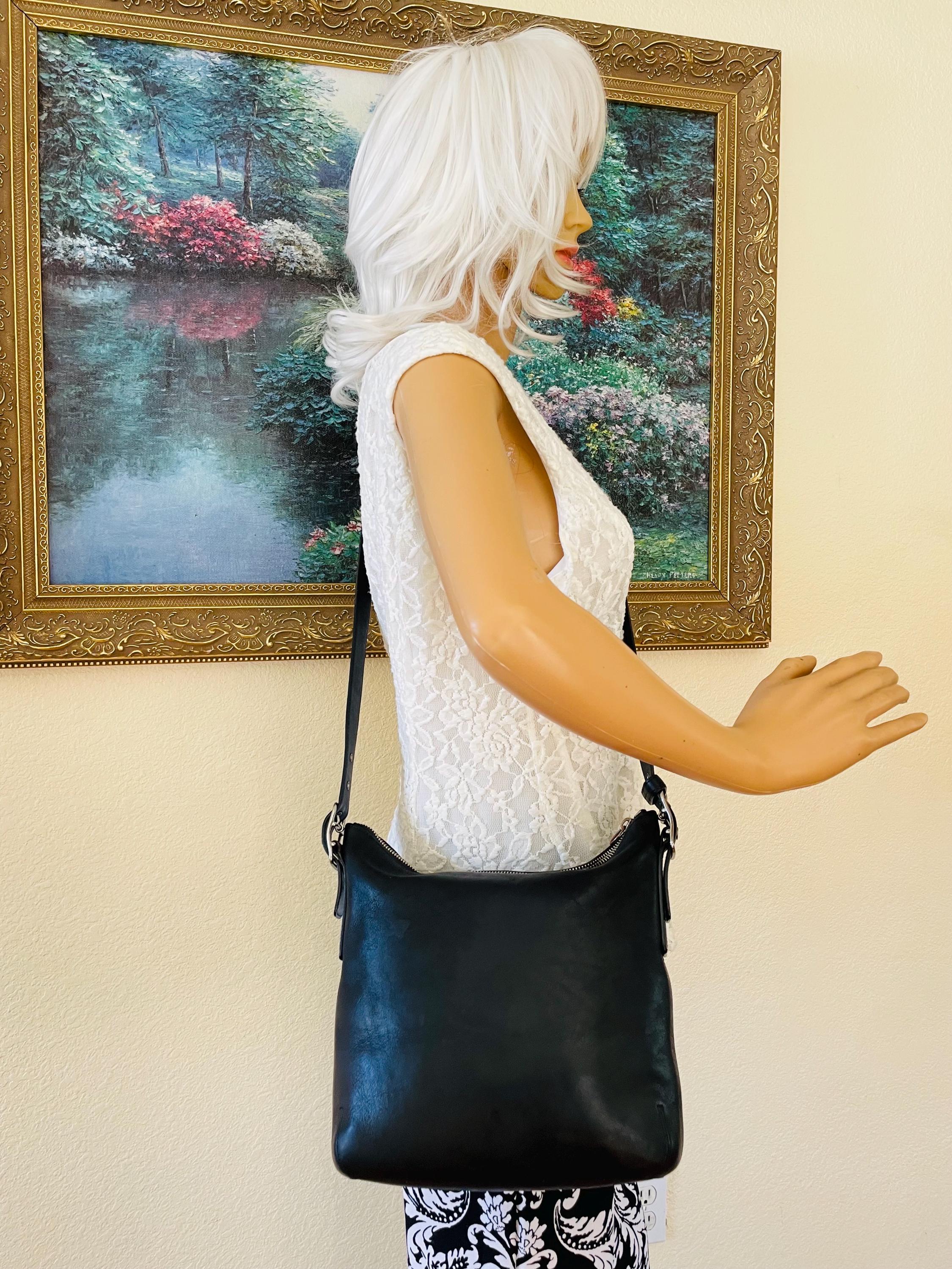 Vintage COACH 9326 Black Legacy Slim Duffle Shoulder Bag Purse Vintage COACH 9326 Black Legacy Slim Duffle Shoulder Bag Purse