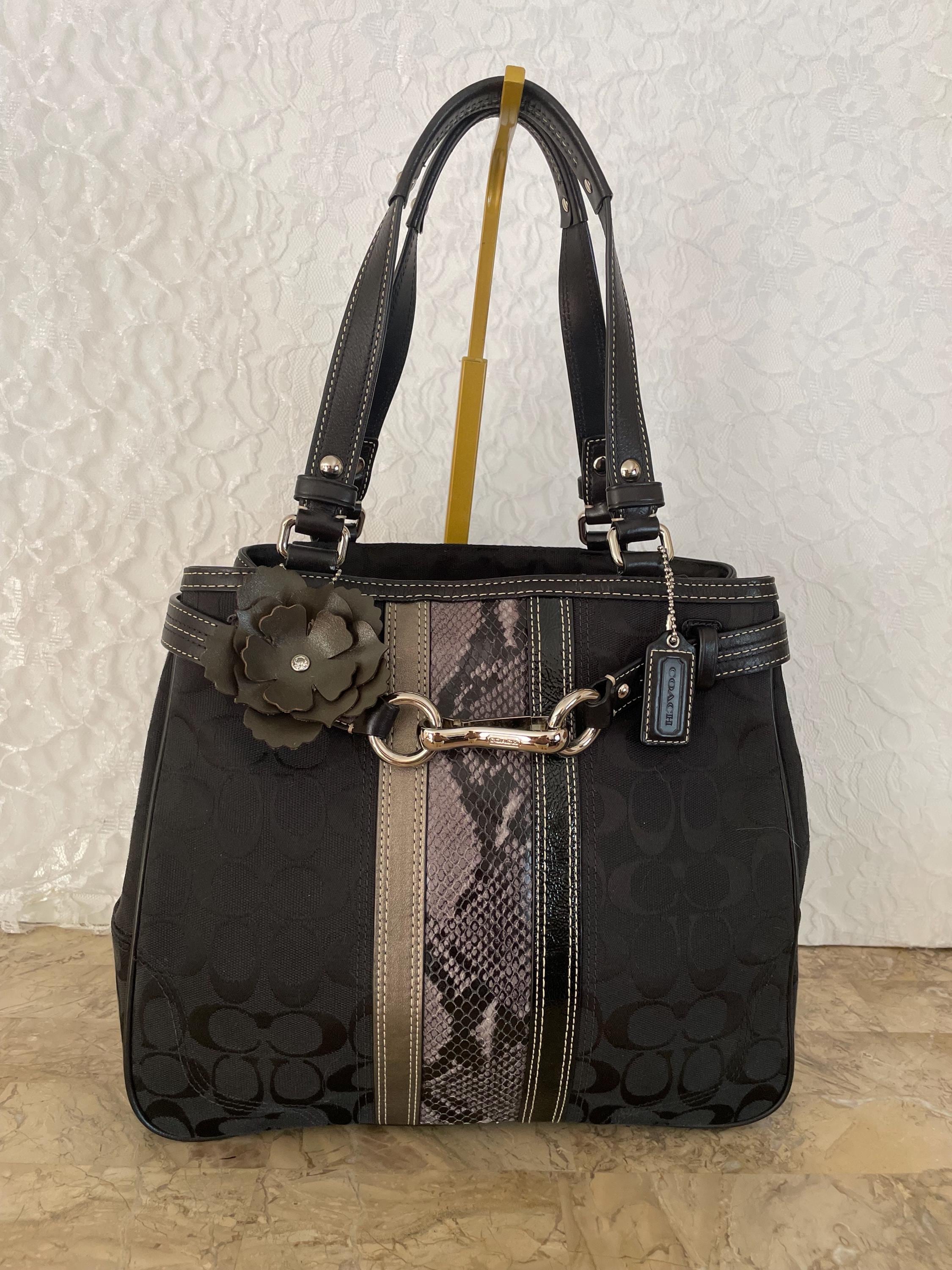 バッグ Coach Legacy Kisslock Python Satchel バッグ Coach Legacy Kisslock Python Satchel COACH Limited Edition