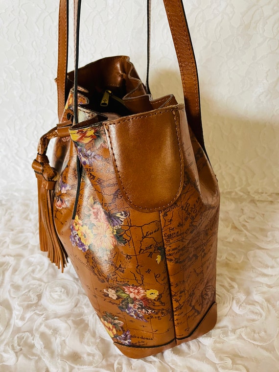 Patricia Nash Large Map Floral poppy tote, duffle/buc… Gem