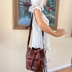 Bundle of 2 Brighton purses leather croc embossed bucket shoulder bag and foldable bag image 4