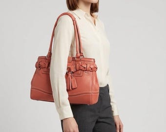 バッグ COACH 12515 Signature Shoulder Bag Gold Rare Coach Signature C Metallic Canvas / Lurex Leather Bronze