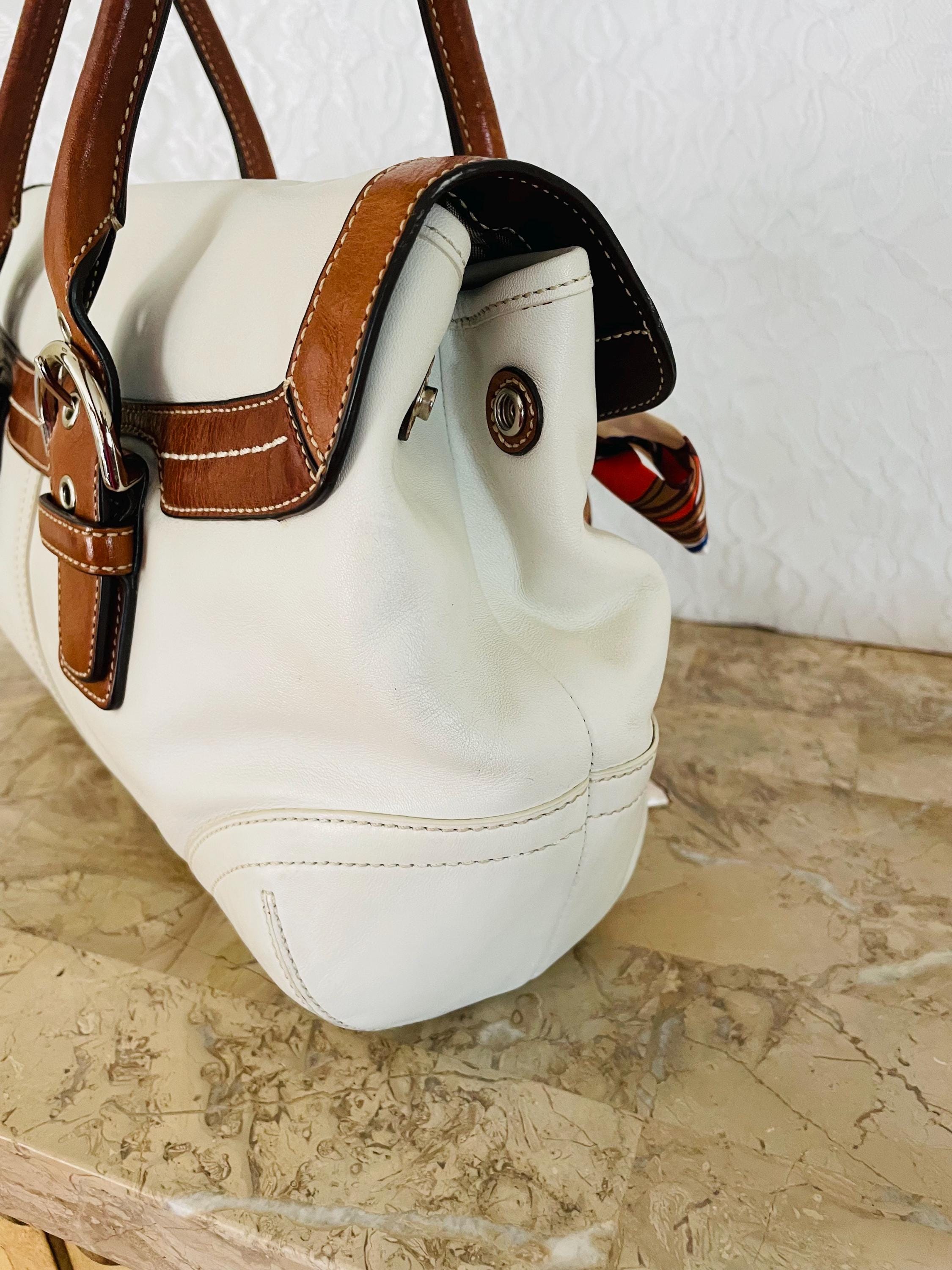 COACH ベージュ レザー フラップサッチェル バック 9636