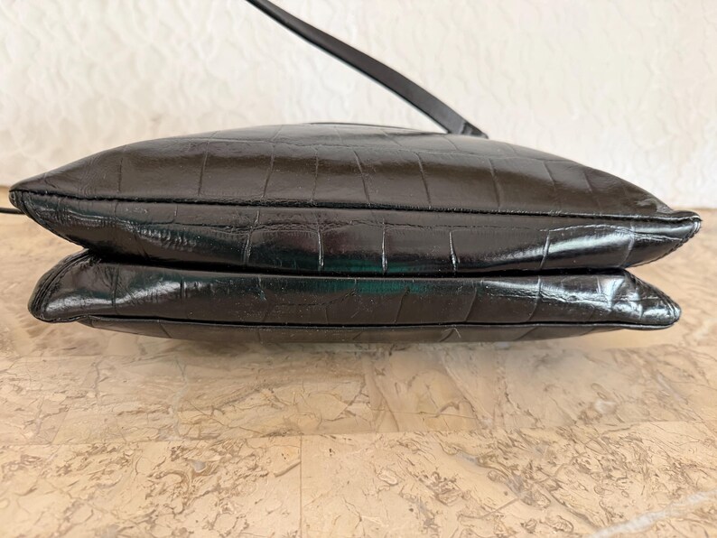 Bundle of 2 Brighton purses leather croc embossed bucket shoulder bag and foldable bag image 14