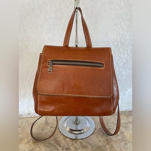 PATRICIA NASH Convertible Leather Backpack Shoulder Bag  display picture 3