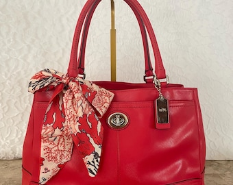 バッグ Coach Signature Legacy Flap Bag Red My Old Coach Legacy Small Flap: What Fits? : r/handbags