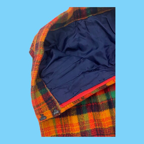 Vintage 1970s Bright Plaid Wool Womans Shorts 26"… - image 6