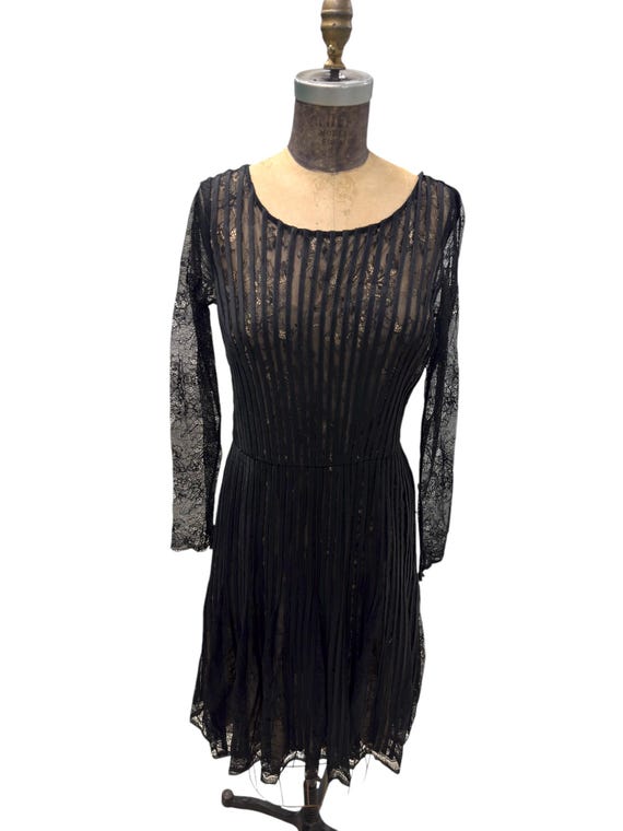 chinese dress ladies Black Lace Front Twist Cut Out Sleeveless Mini Dress