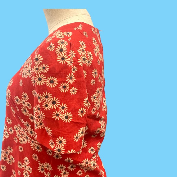 Vintage 1970s Red W/ White Flowers Tunic Top - image 5