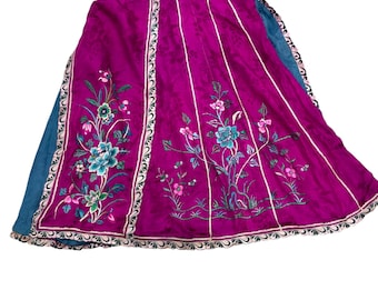Antiker Fuchsia Hand bestickter Seiden Jacquard chinesischer Wickelrock