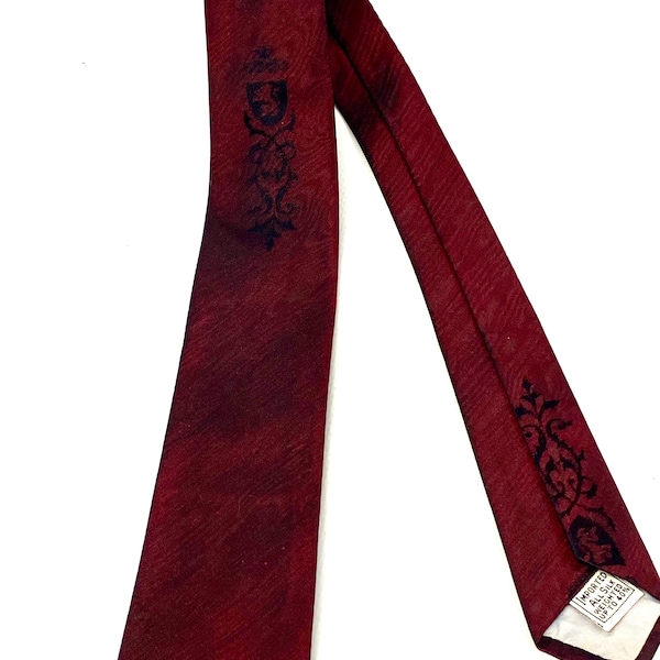 Vintage Dark Red Maroon Mid Century Skinny Silk Tie W/ Crest Design