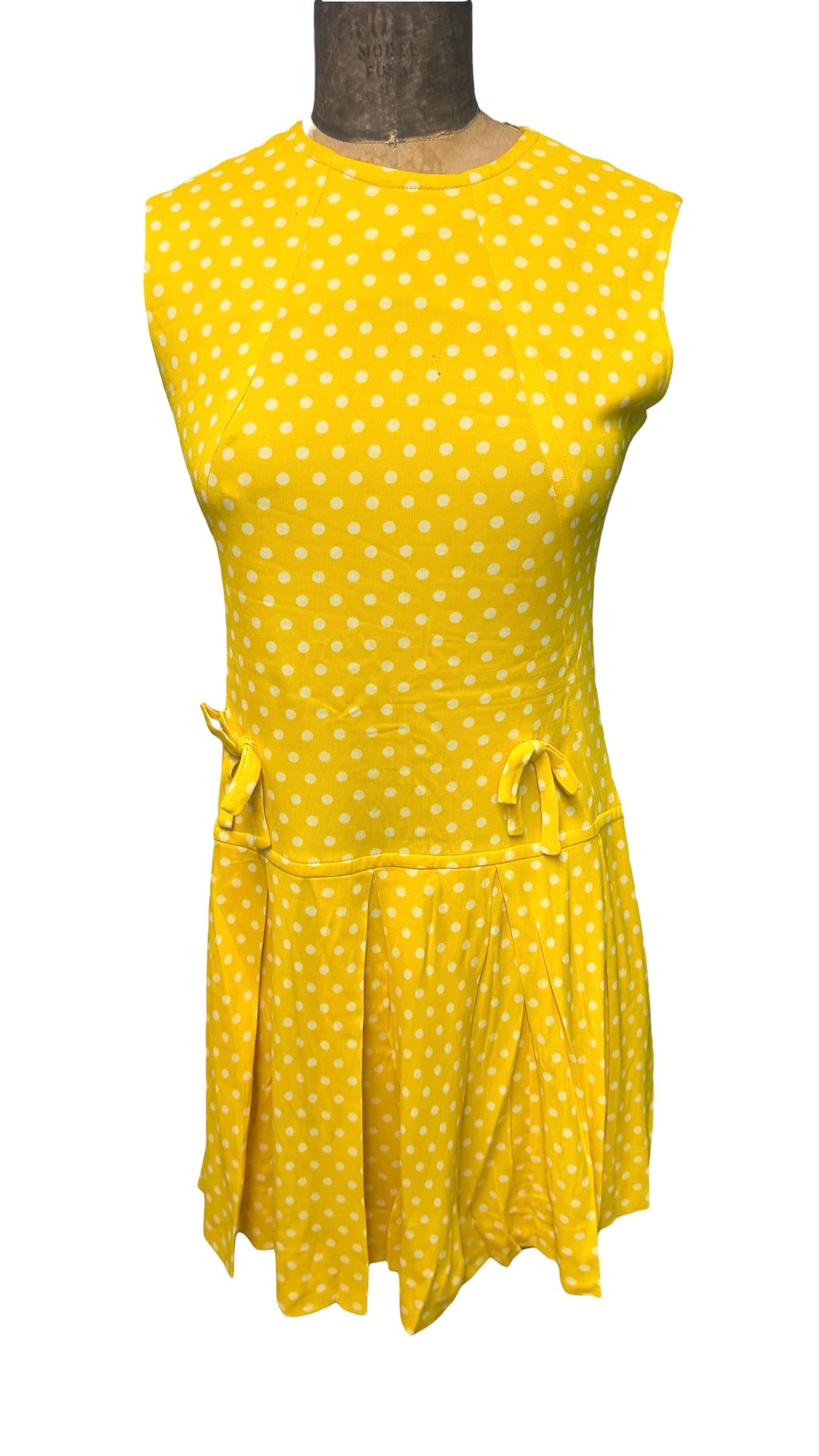 yellow dress black polka dots Homall 6-Drawer Wood Dresser for Bedroom, Large Storage Cabinet with A   homalldirect