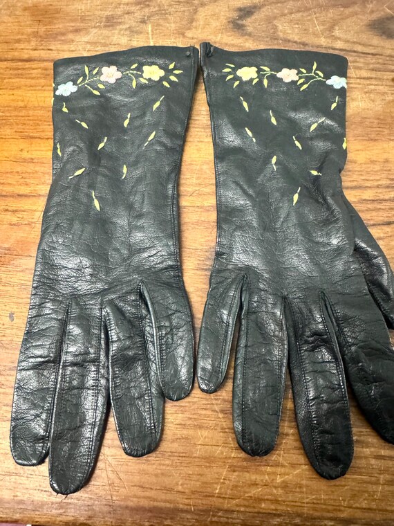 Vintage 1950s Black Leather Gloves W/ Embroidered Flowers