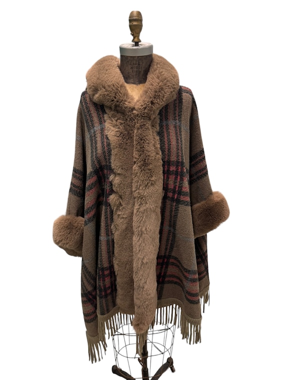 Sioni Hooded Blanket Poncho With Faux Fur Trim S/M