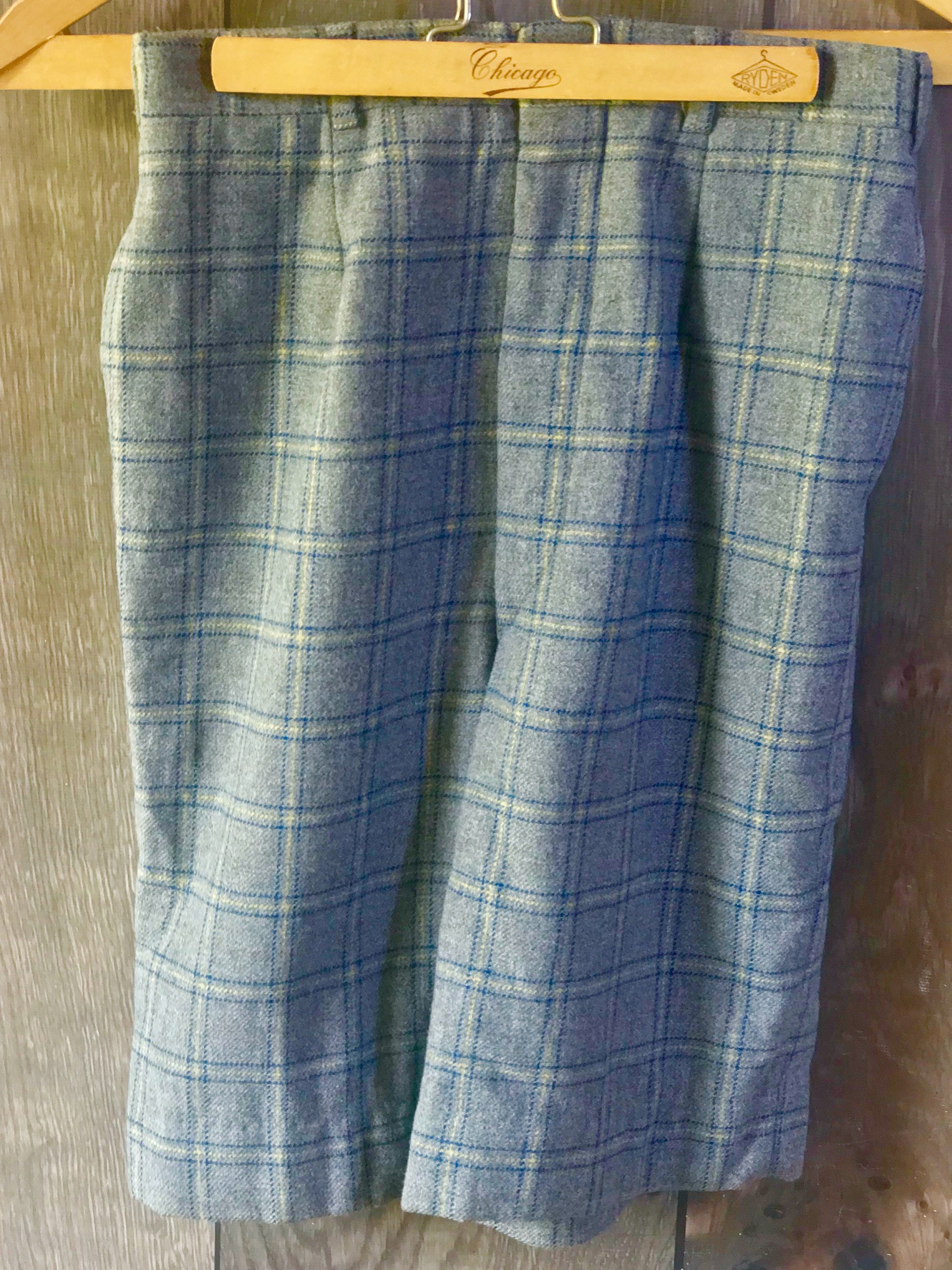 Brooks Brothers, Vintage Brooks Brothers Ladies Wool Short Pants Grey Tweed - Blue Plaid Winter