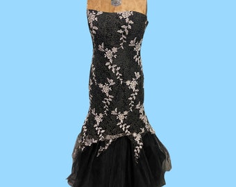 Vintage 1980er Trägerloser schwarzer Satin mit silbernem Blumenmuster-Tüllnetz, Mermaid Style-Kleid