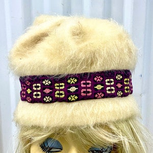 Vintage 1960s Slalom Skiwear Faux Fur White Winter Hat Mod Style Hatband