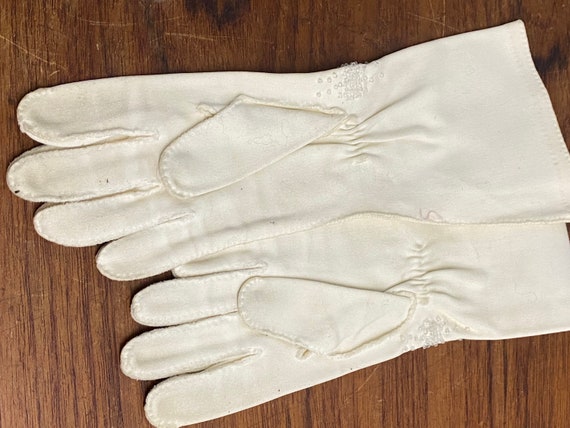 Vintage White Nylon Gloves With Beaded Trim Size … - image 5