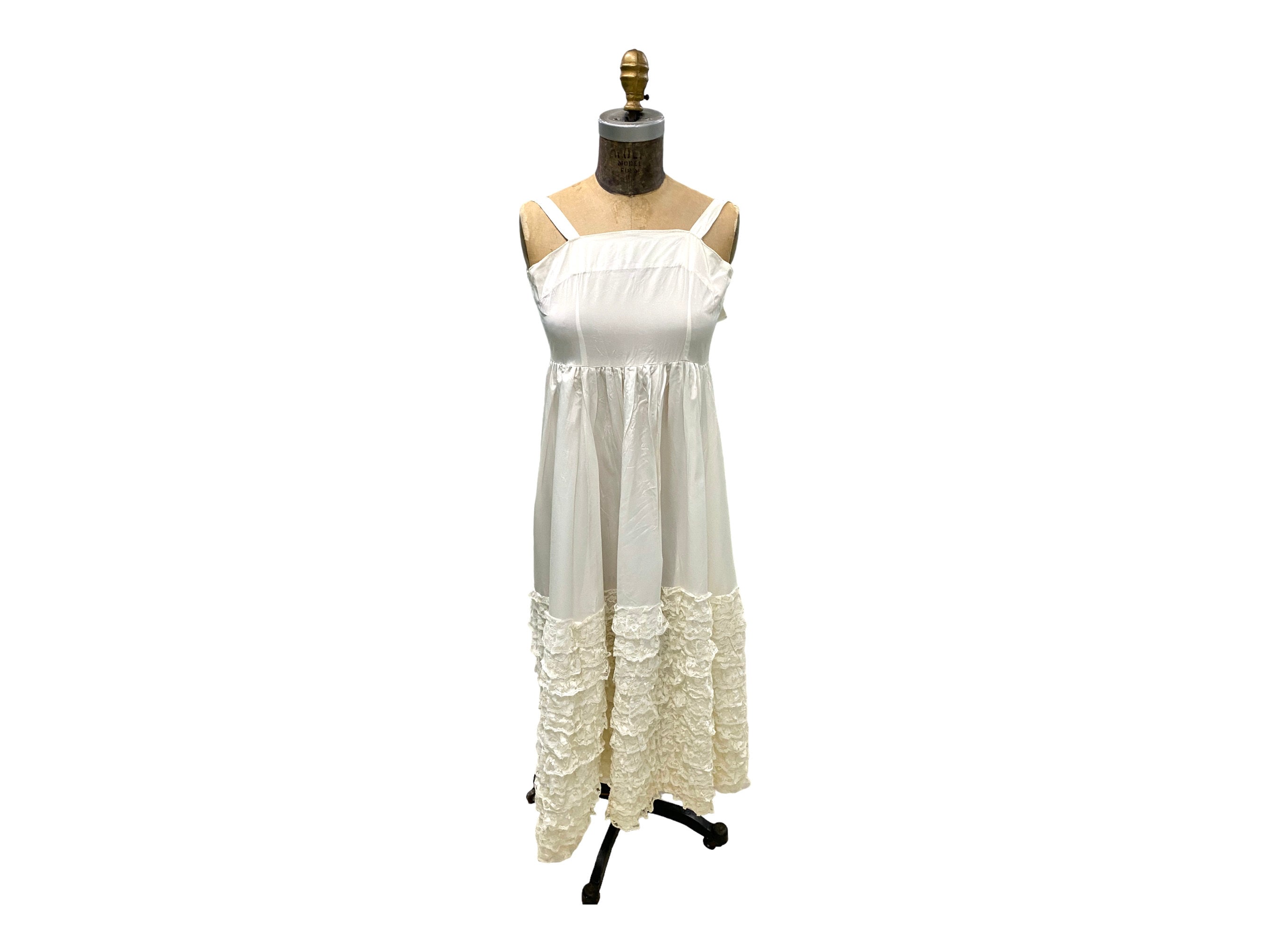 Vintage Full Slip With Ruffled Layered Lace Hem Med
