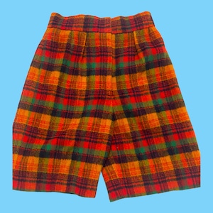 Vintage 1970s Bright Plaid Wool Womans Shorts 26&quot; Waist.