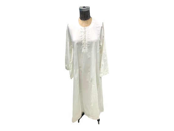 Vintage White Cotton Robe / Traditional Maxi Dress - image 1