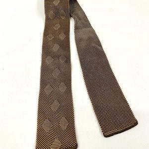 Mid Century Vintage Poly Knit Krawatte in Gold mit Diamanten