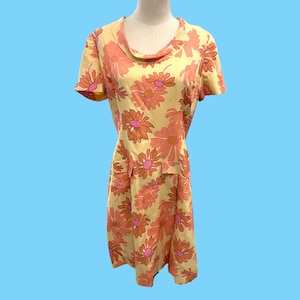 Vintage 1970s Peach Colored Floral Summer Dress Med.