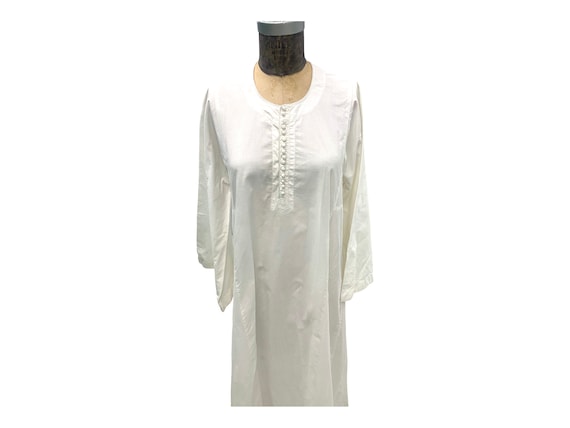 Vintage White Cotton Robe / Traditional Maxi Dress - image 2