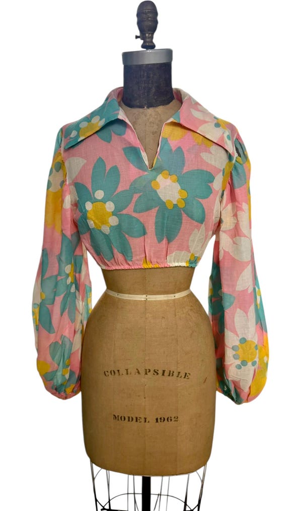 Vintage 70s Dagger Collar Flower Power Crop Top Puffy Sleeves