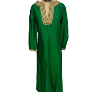 Vintage 70er Jahre Grün Seide Maxi Kaftan Kleid Goldbesatz Med