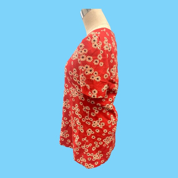 Vintage 1970s Red W/ White Flowers Tunic Top - image 6