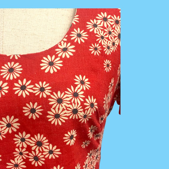 Vintage 1970s Red W/ White Flowers Tunic Top - image 3