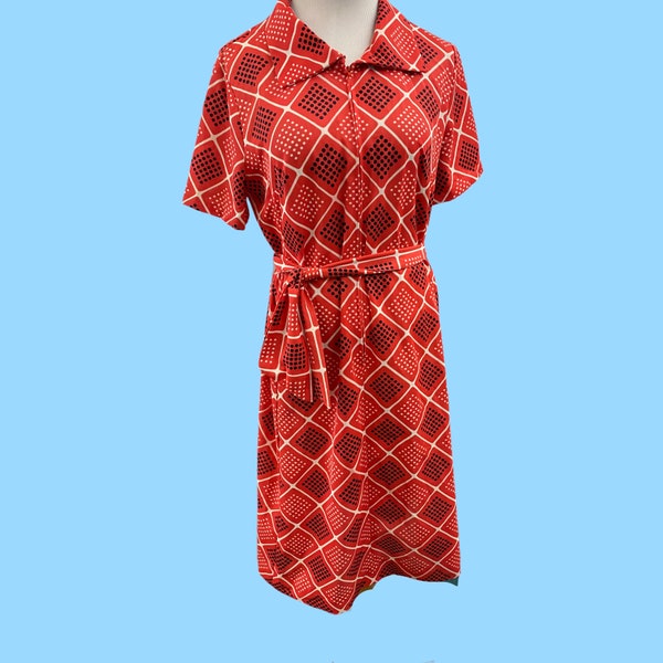 Années 1960 vintage Shelton Poussettes Red Graphic Dot Print Dress W/ Belt - Petit