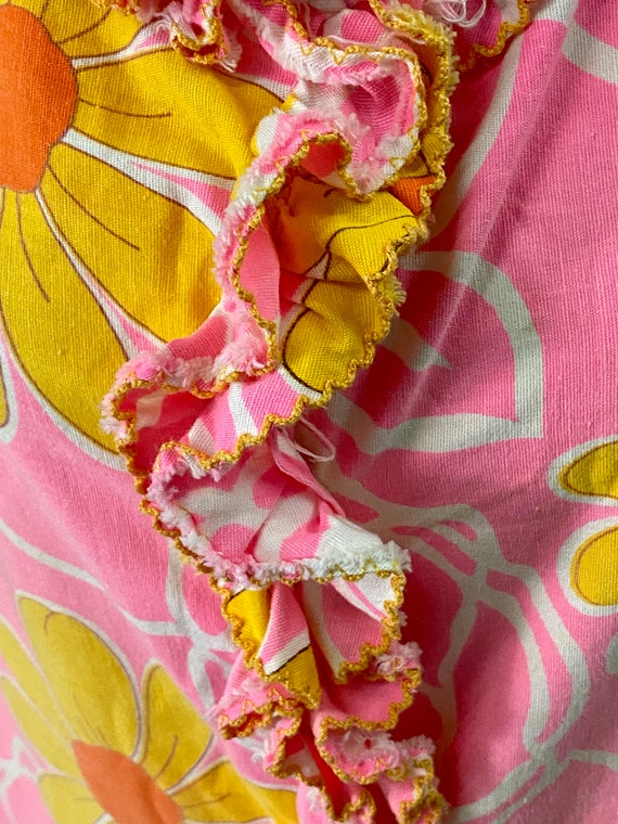 Bright Pink With Yellow Flowers Retro Vintage 197… - image 5