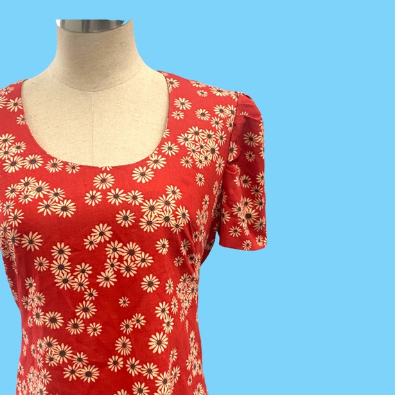 Vintage 1970s Red W/ White Flowers Tunic Top - image 2